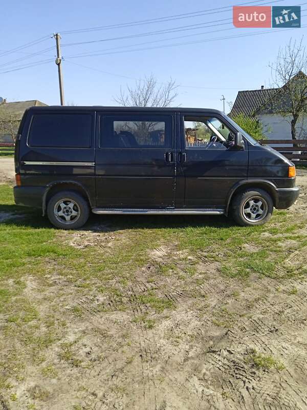 Минивэн Volkswagen Transporter 2000 в Старой Выжевке