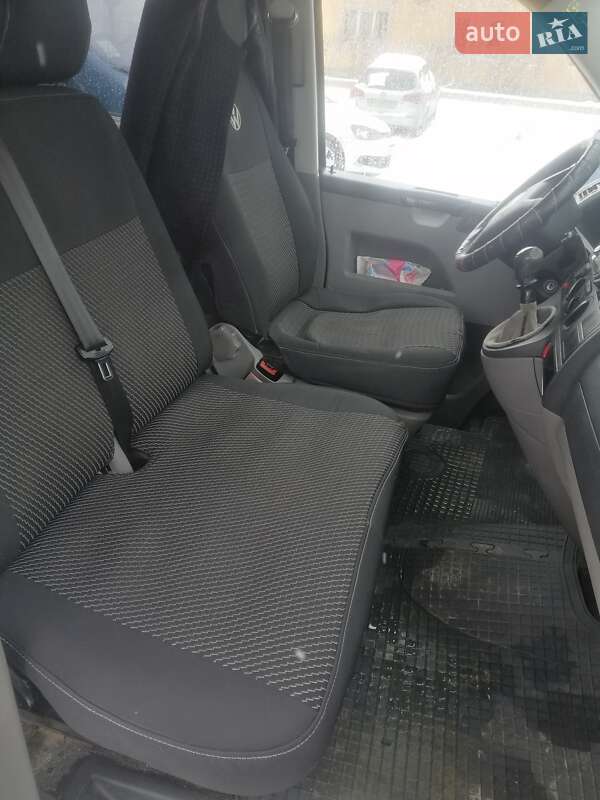 Минивэн Volkswagen Transporter 2004 в Рахове