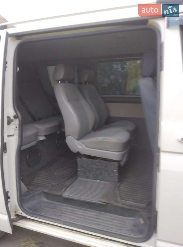 Минивэн Volkswagen Transporter 2007 в Краснограде