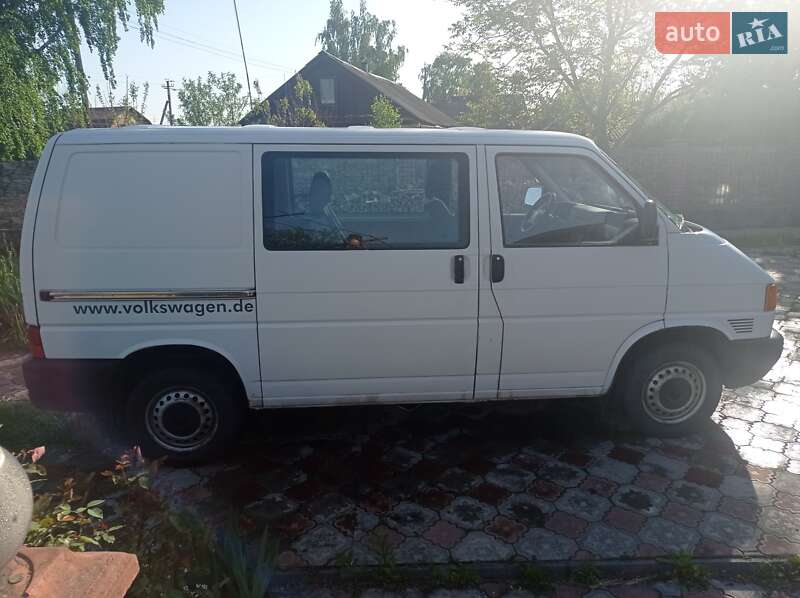 Мінівен Volkswagen Transporter 2000 в Понінці