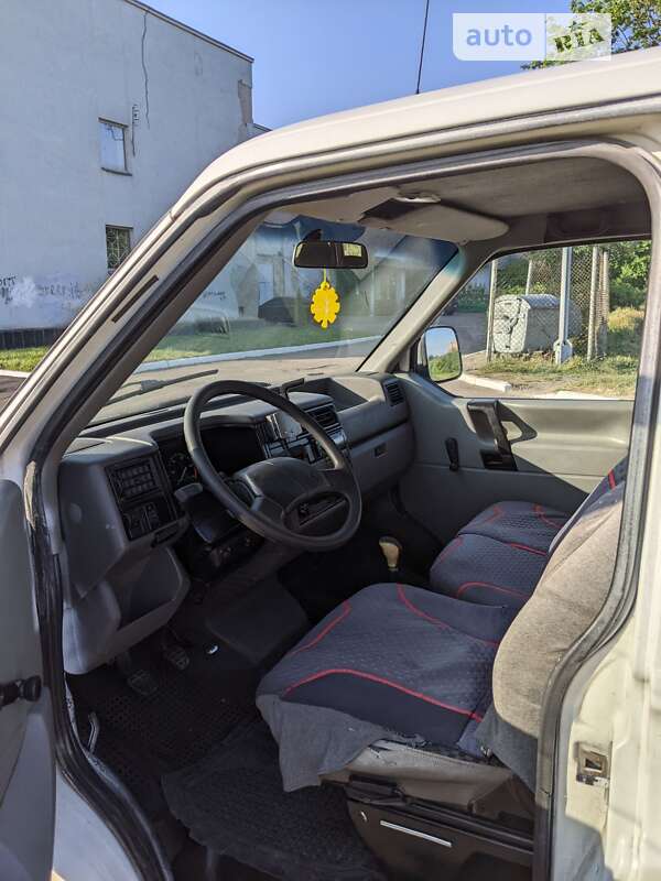 Минивэн Volkswagen Transporter 1993 в Ровно