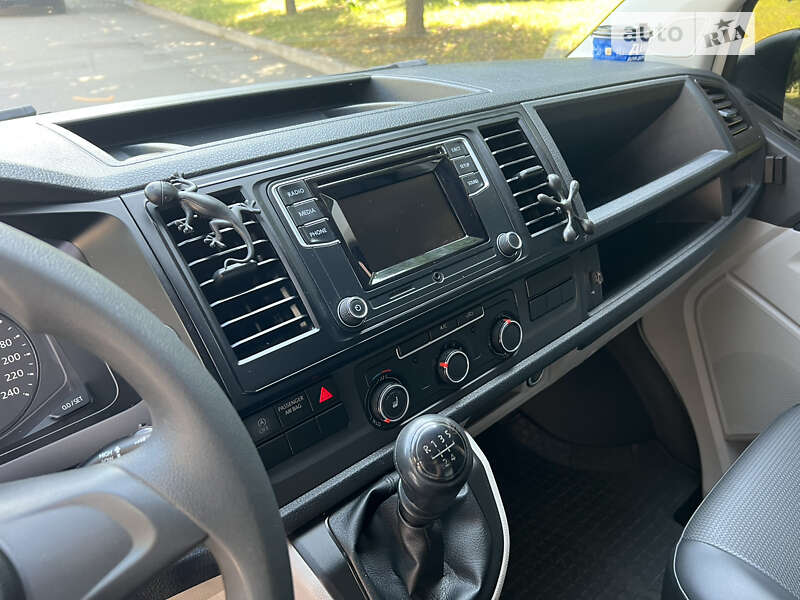 Грузовой фургон Volkswagen Transporter 2017 в Умани