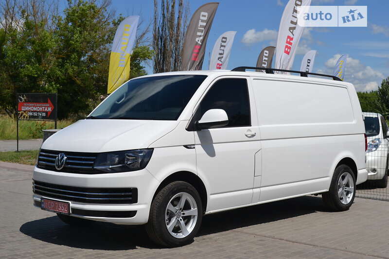 Минивэн Volkswagen Transporter 2019 в 