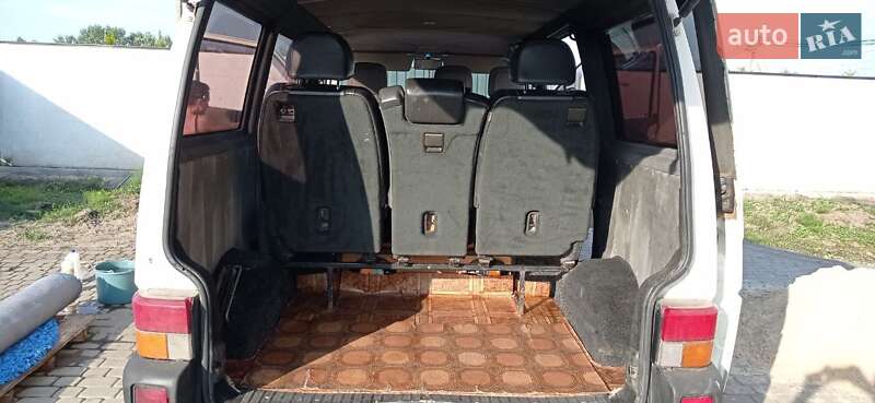 Минивэн Volkswagen Transporter 2000 в Луцке