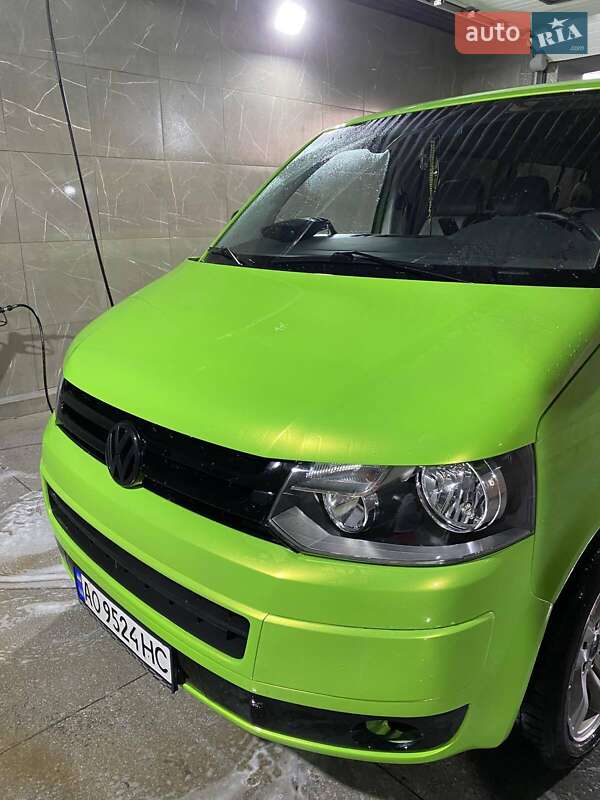Минивэн Volkswagen Transporter 2009 в Рахове