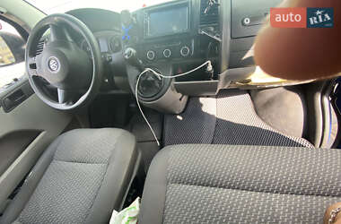 Минивэн Volkswagen Transporter 2010 в 