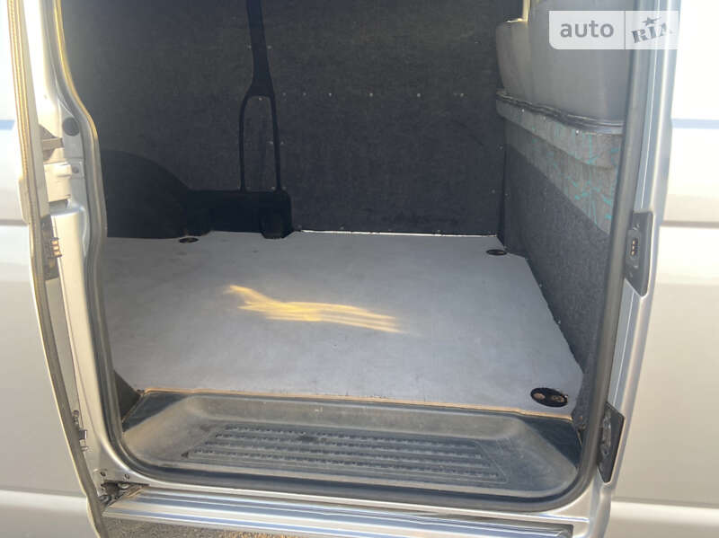 Грузовой фургон Volkswagen Transporter 2014 в Баре