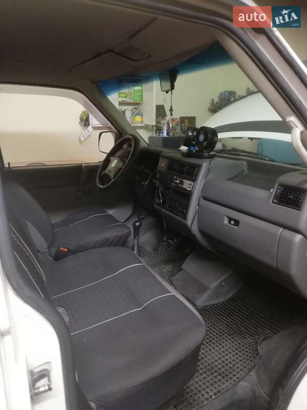 Минивэн Volkswagen Transporter 2001 в Хмельницком