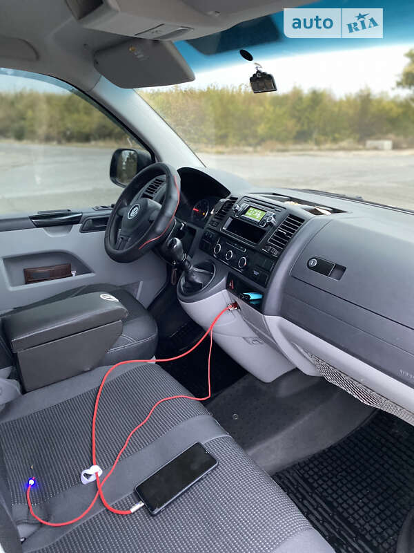 Минивэн Volkswagen Transporter 2013 в Врадиевке