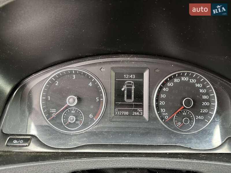Мінівен Volkswagen Transporter 2015 в Ужгороді