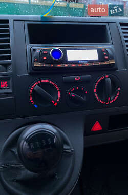 Минивэн Volkswagen Transporter 2009 в 