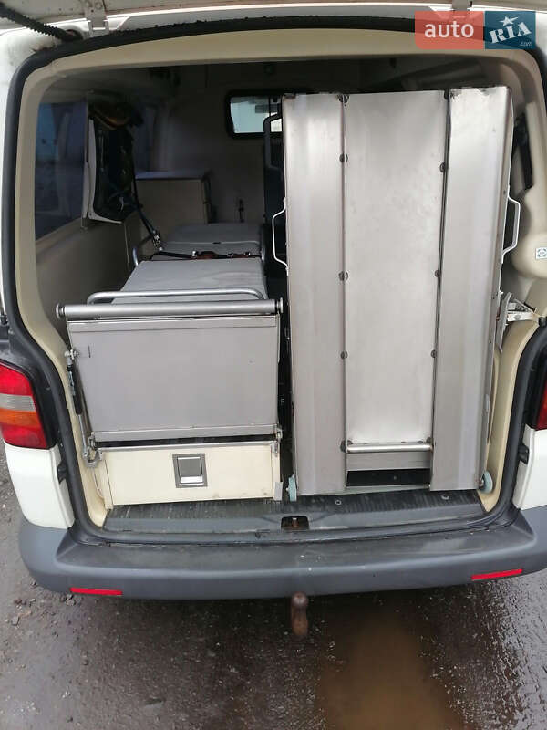 Минивэн Volkswagen Transporter 2004 в Ровно