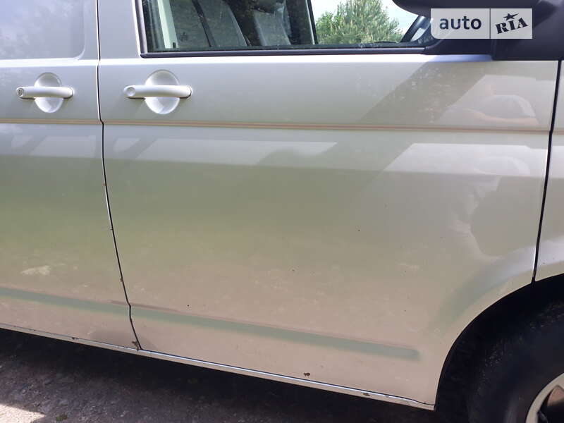 Вантажний фургон Volkswagen Transporter 2013 в Вараші фото 3 Вантажний фургон Volkswagen Transporter 2013 в Вараші