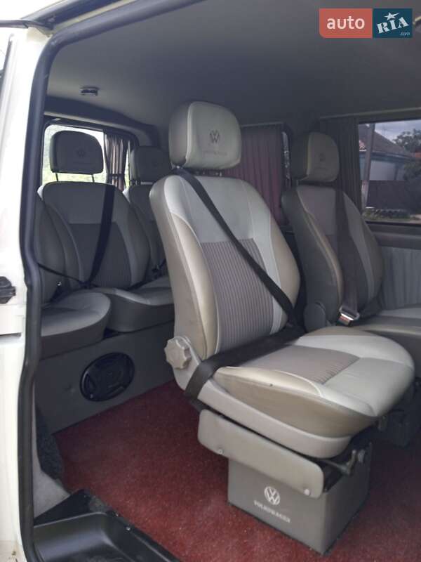 Минивэн Volkswagen Transporter 2004 в Богуславе