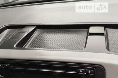 Вантажопасажирський фургон Volkswagen Transporter 2012 в 