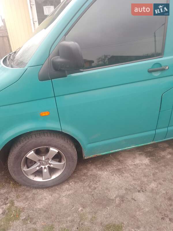 Минивэн Volkswagen Transporter 2004 в Вышгороде