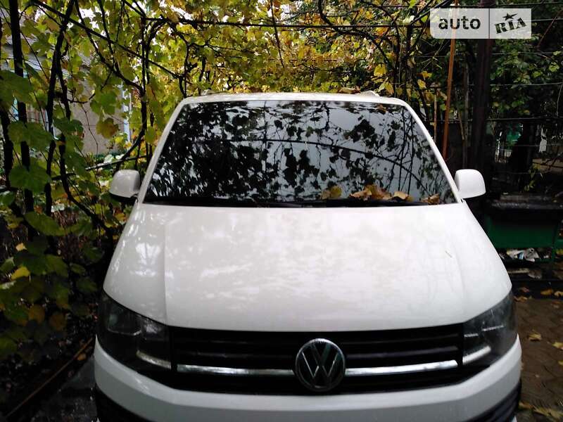 Минивэн Volkswagen Transporter 2015 в 