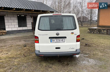 Минивэн Volkswagen Transporter 2004 в Рокитном