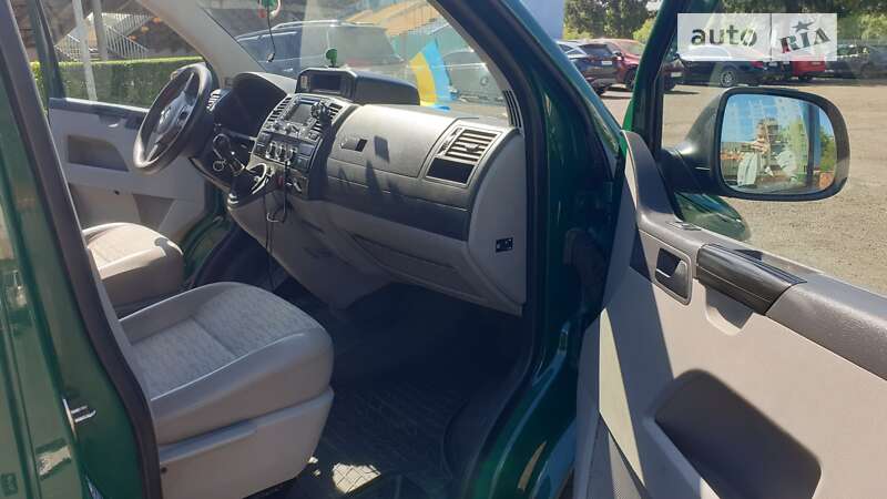 Мінівен Volkswagen Transporter 2011 в Ужгороді