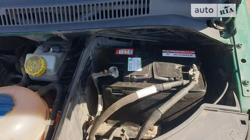 Мінівен Volkswagen Transporter 2011 в Ужгороді