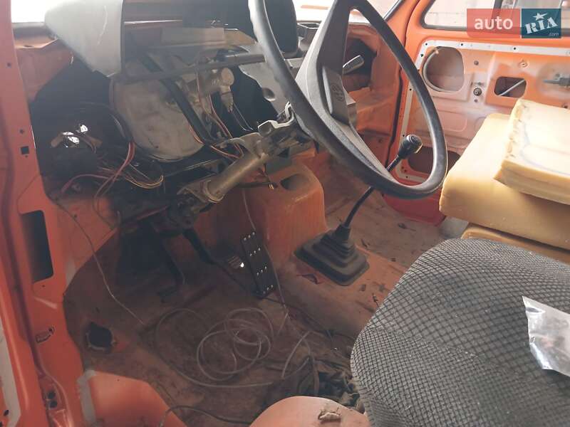 Минивэн Volkswagen Transporter 1985 в Киеве