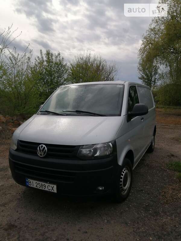 Грузовой фургон Volkswagen Transporter 2015 в Полтаве