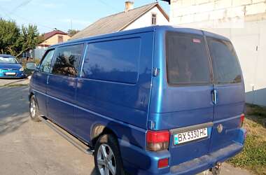 Минивэн Volkswagen Transporter 2000 в Остроге