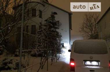 Минивэн Volkswagen Transporter 2012 в 