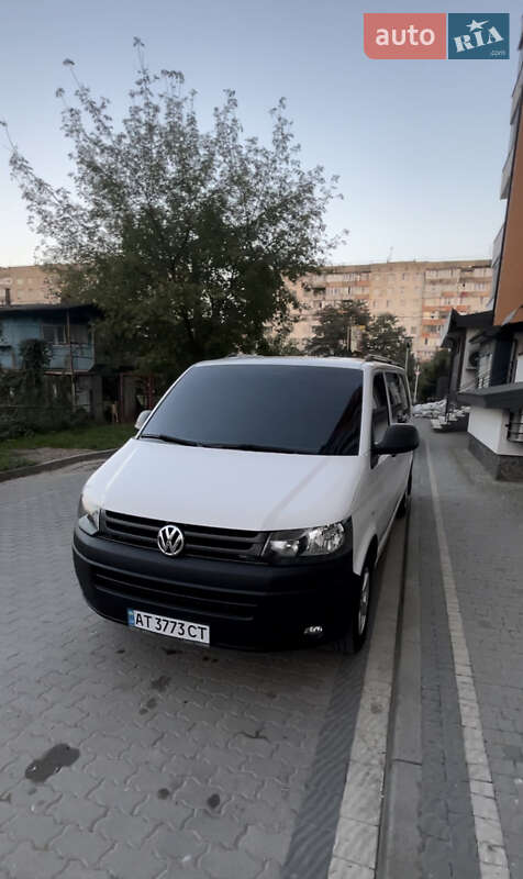 Минивэн Volkswagen Transporter 2015 в Ивано-Франковске