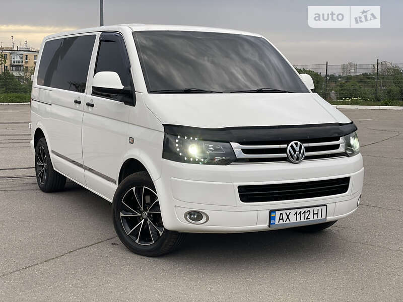 Мінівен Volkswagen Transporter 2010 в Харкові