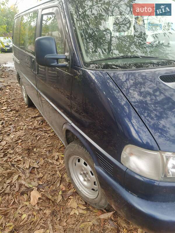 Минивэн Volkswagen Transporter 2000 в Килии