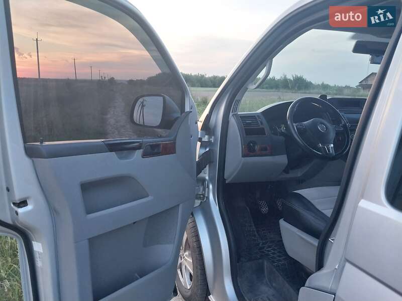 Мінівен Volkswagen Transporter 2013 в Івано-Франківську