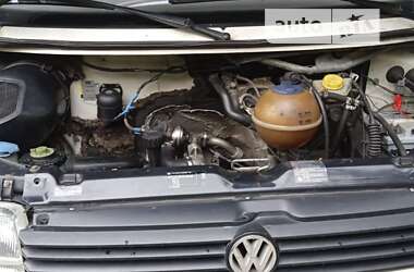 Минивэн Volkswagen Transporter 2000 в 