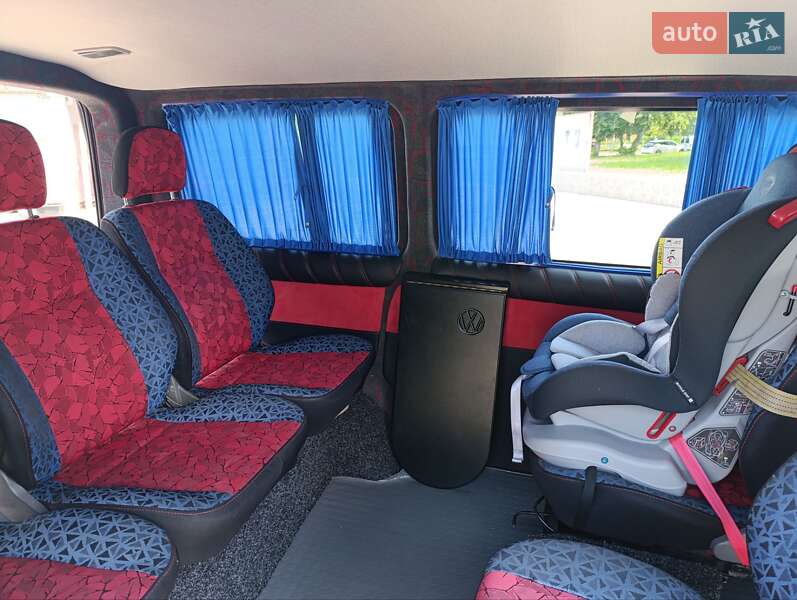 Минивэн Volkswagen Transporter 2006 в Черновцах