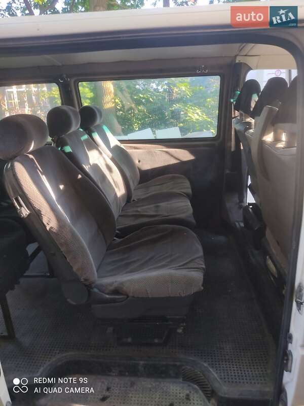 Мінівен Volkswagen Transporter 2001 в Кореці