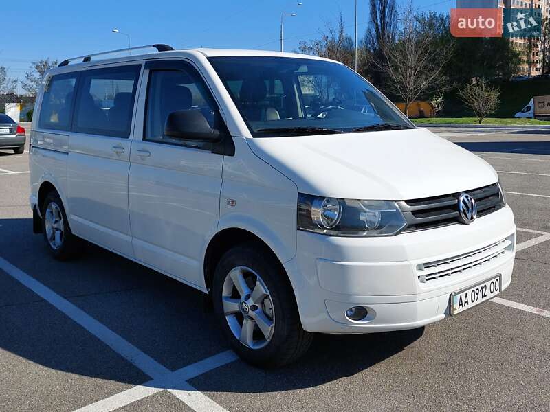 Минивэн Volkswagen Transporter 2010 в Киеве