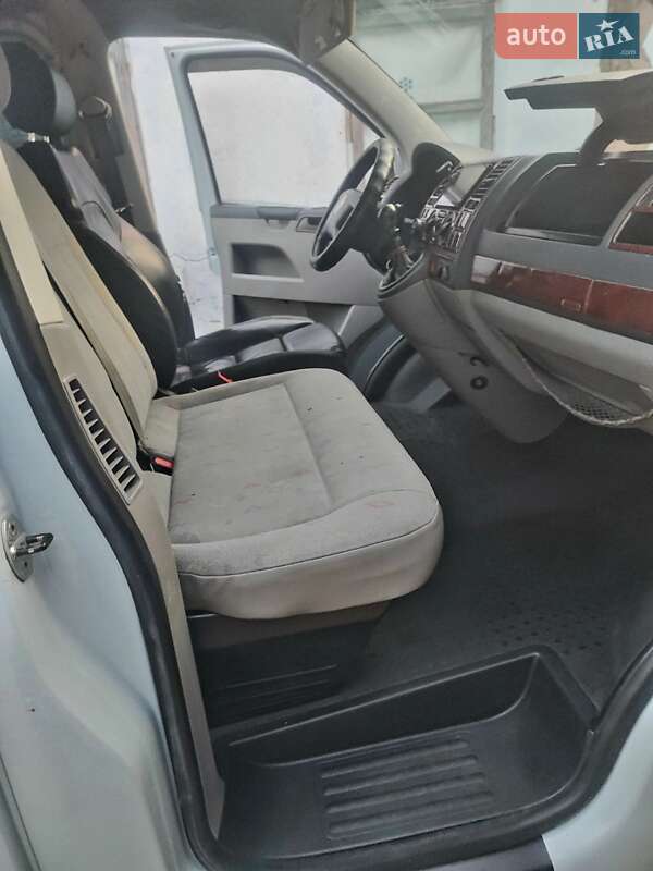 Минивэн Volkswagen Transporter 2004 в Николаеве