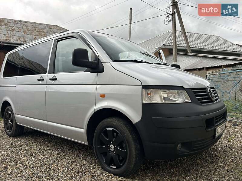 Минивэн Volkswagen Transporter 2005 в Кутах