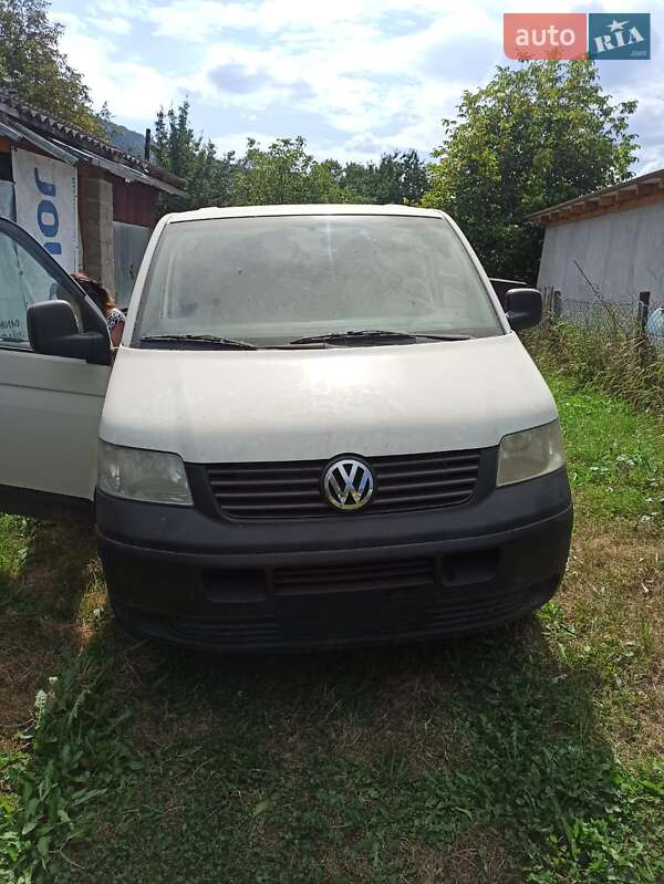 Минивэн Volkswagen Transporter 2006 в 