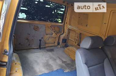 Грузовой фургон Volkswagen Transporter 1996 в Львове