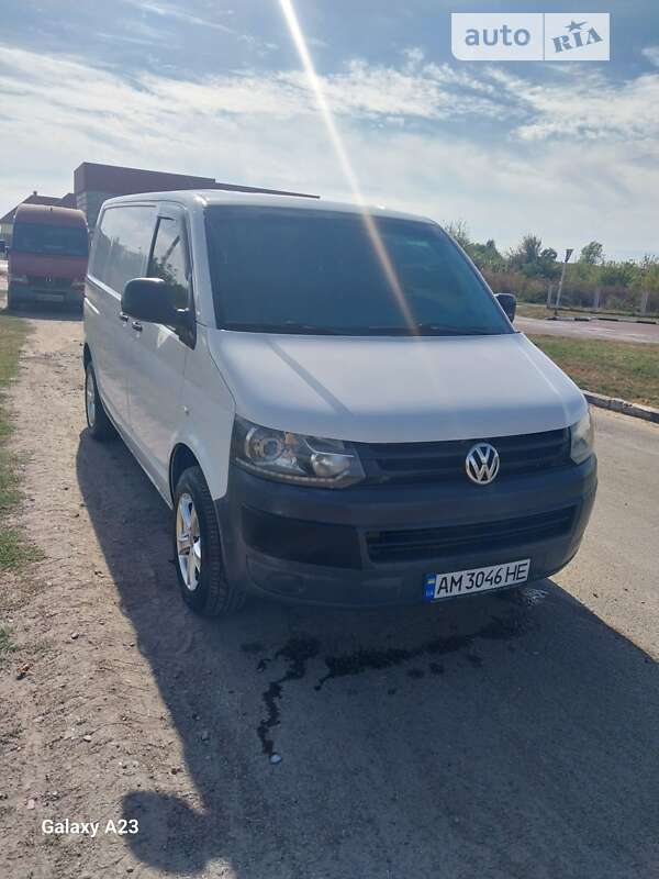 Вантажний фургон Volkswagen Transporter 2010 в Овручі