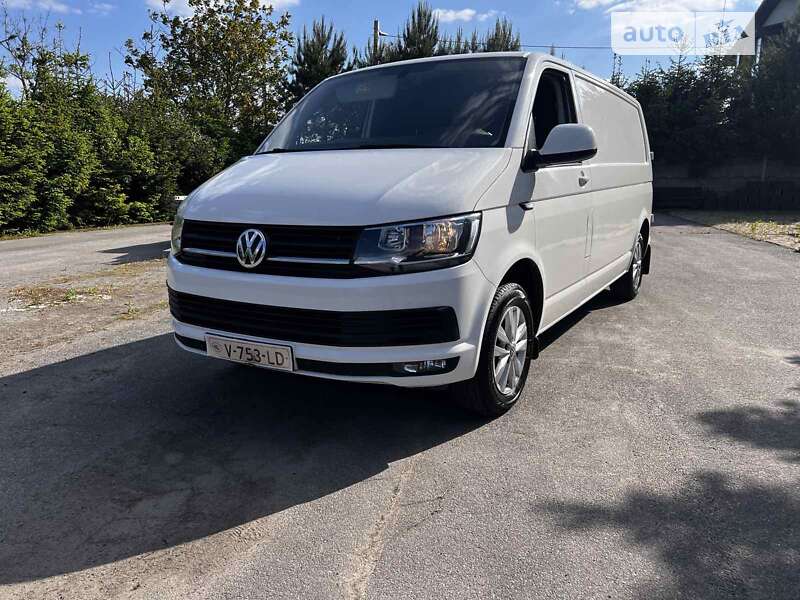 Грузовой фургон Volkswagen Transporter 2017 в 