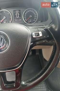 Минивэн Volkswagen Transporter 2016 в 