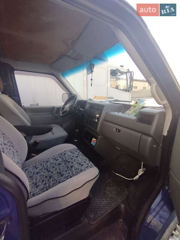 Минивэн Volkswagen Transporter 2001 в Каменец-Подольском