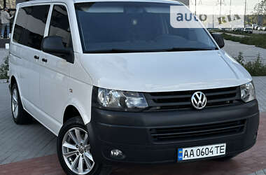 Грузопассажирский фургон Volkswagen Transporter 2014 в Киеве