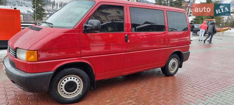 Минивэн Volkswagen Transporter 2000 в Косове