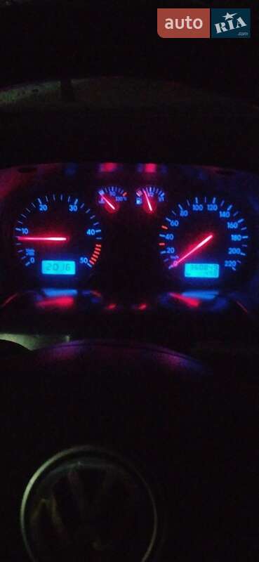 Минивэн Volkswagen Transporter 2000 в Косове