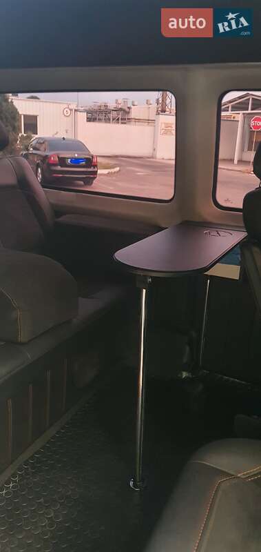 Мінівен Volkswagen Transporter 2015 в Дніпрі