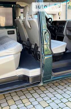 Мінівен Volkswagen Transporter 2001 в Делятині