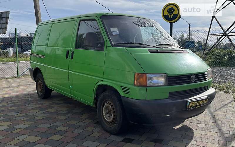 Грузовой фургон Volkswagen Transporter 2001 в 